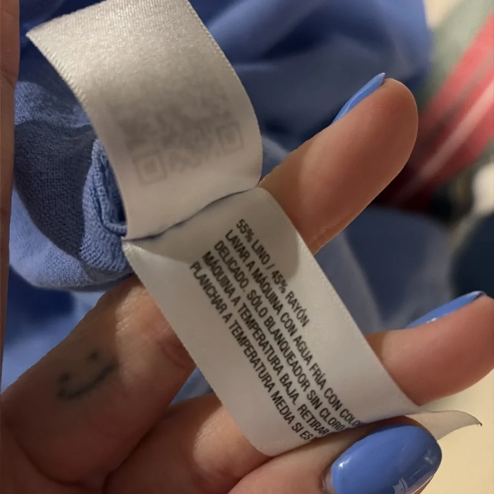 Universal Thread Button Down Size XXL - Picture 5 of 5